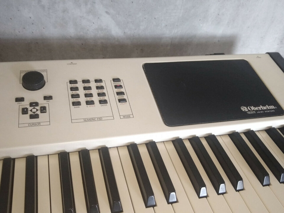 Teclado controlador Oberheim MC 3000