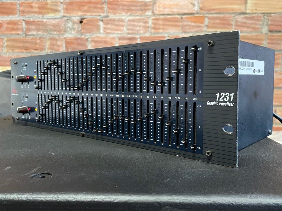 Ecualizador grafico dbx 1231 de segunda mano · Foto 2 de 6 · Lleida · 200 €
