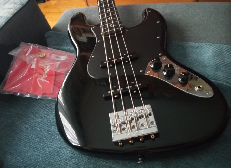 Fender Jazz Bass Player Limited Edition c/Lindy Fralin de segunda mano · Foto 2 de 10 · Pontevedra