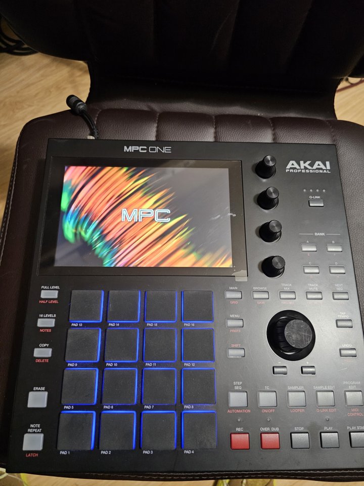 Akai MPC One en excelente estado