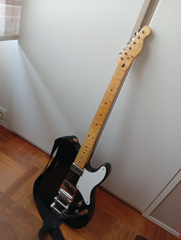 Squier telecaster cabronita con bigsby de segunda mano · Foto 1 de 5 · Burgos · 295 €