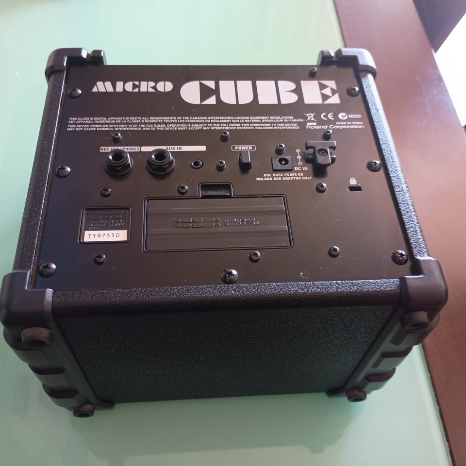 Roland Micro Cube de segunda mano · Foto 3 de 9 · Málaga · 90 €