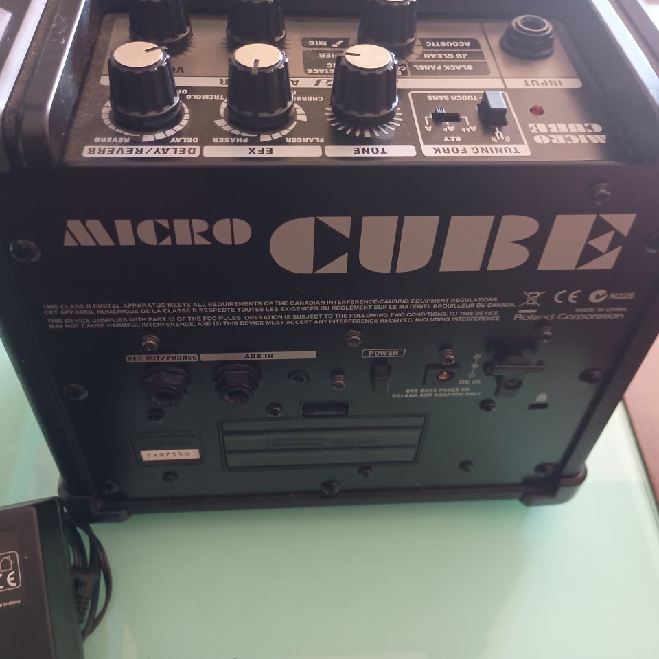 Roland Micro Cube de segunda mano · Foto 4 de 9 · Málaga · 90 €