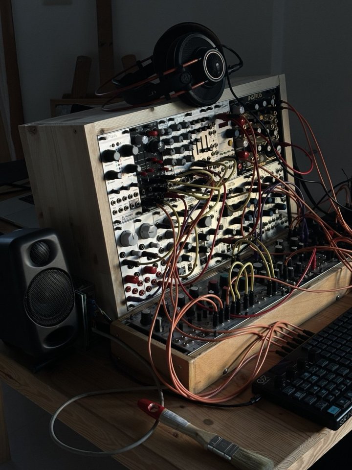 Compro módulos de eurorack para reparar de segunda mano · Pontevedra