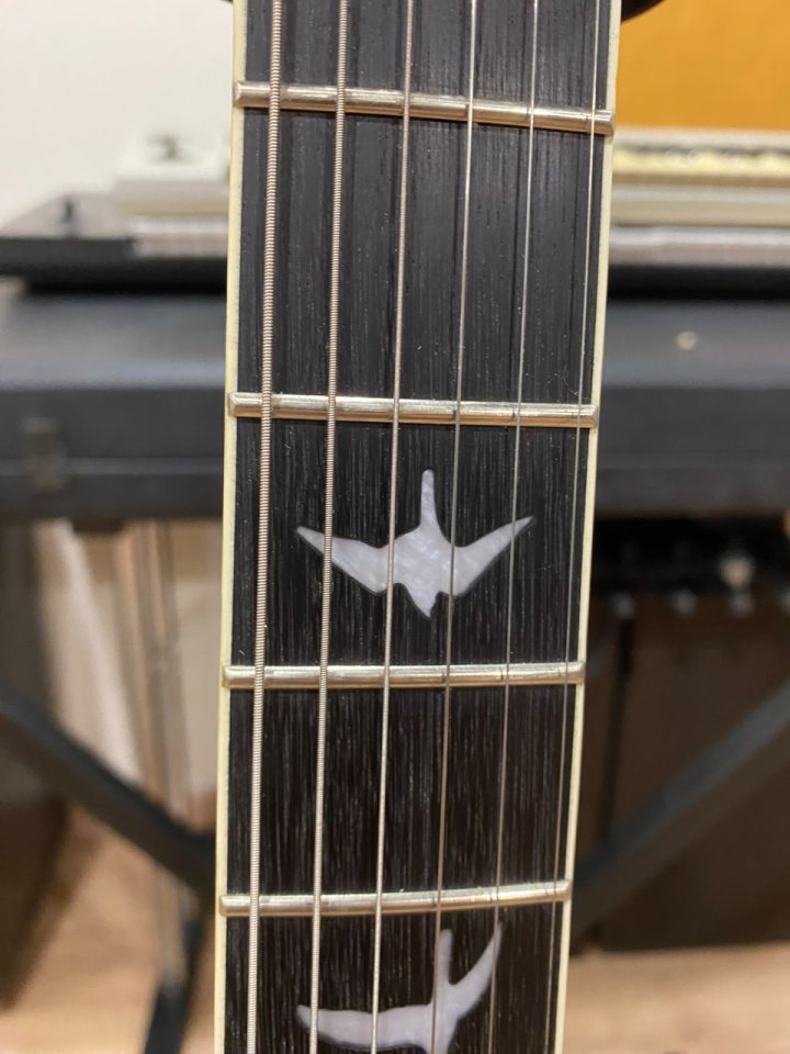 Guitarra Semihollow estilo PRS ¡Como nueva y envío incluido! 2,9KG de segunda mano · Foto 3 de 6 · Murcia · 230 €