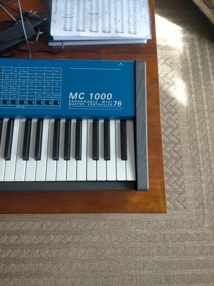 Oberheim MC 1000 76 teclad
