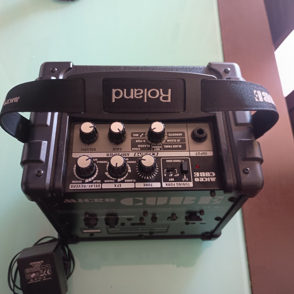 Roland Micro Cube de segunda mano · Foto 5 de 9 · Málaga · 90 €