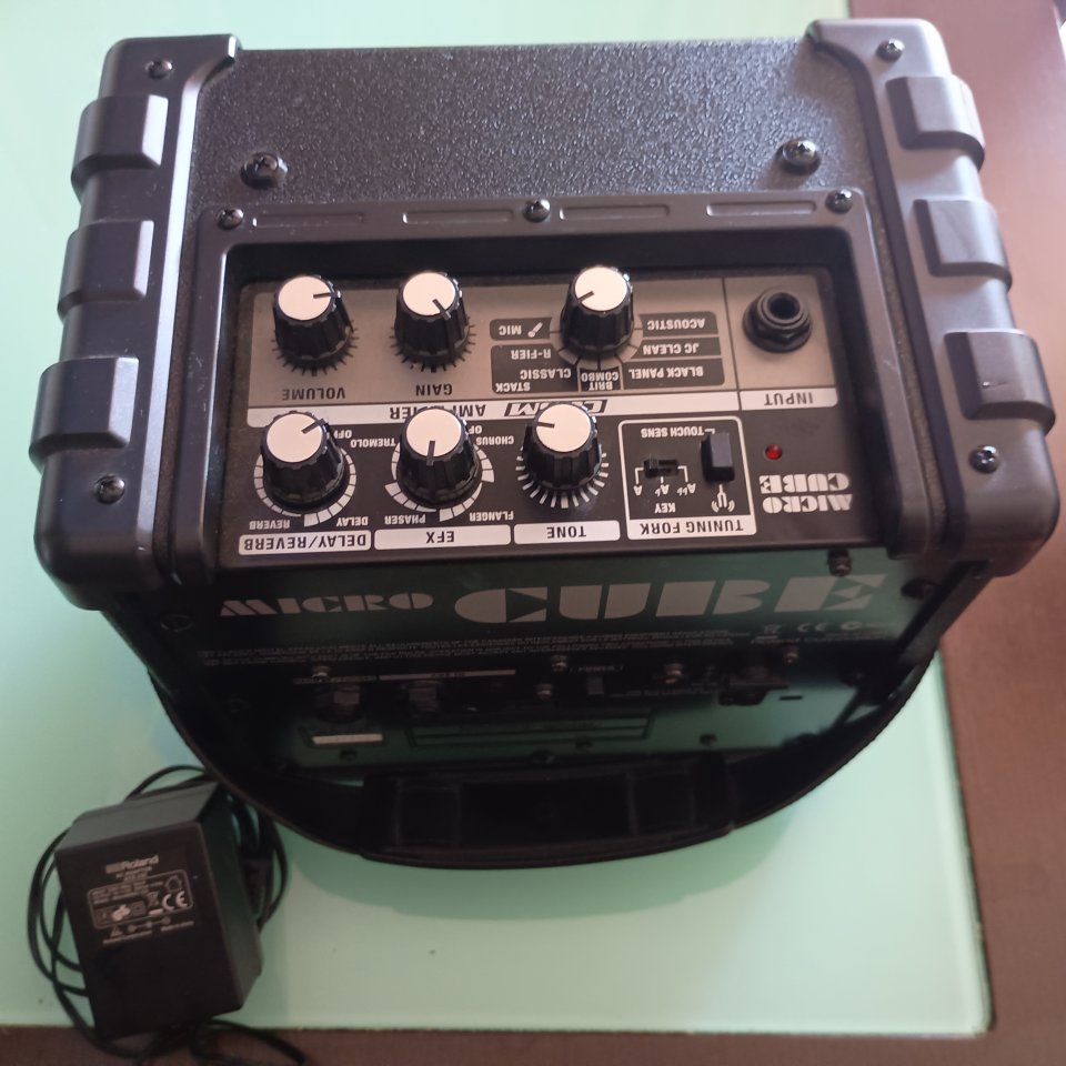 Roland Micro Cube de segunda mano · Foto 6 de 9 · Málaga · 90 €