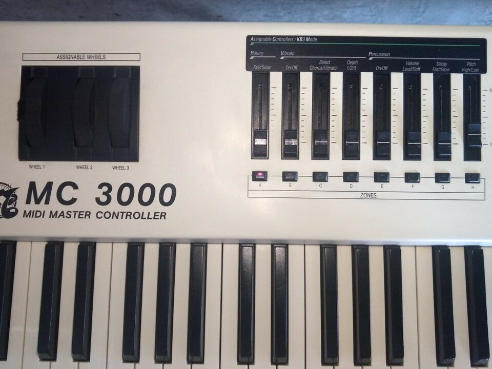 Teclado controlador Oberheim MC 3000