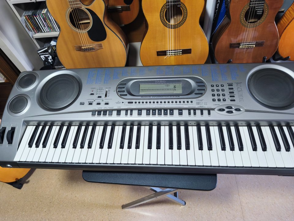 Órgano Casio de segunda mano · Foto 1 de 3 · Alicante · 220 €