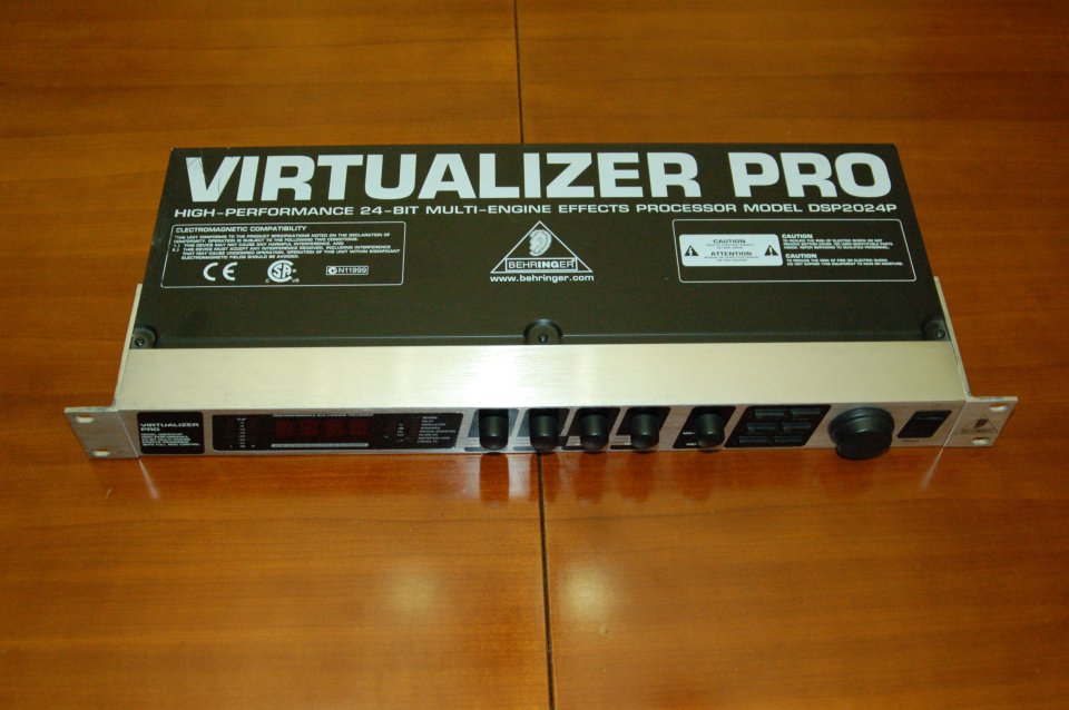 Behringer Virtualizer PRO DSP2024P Multiefectos