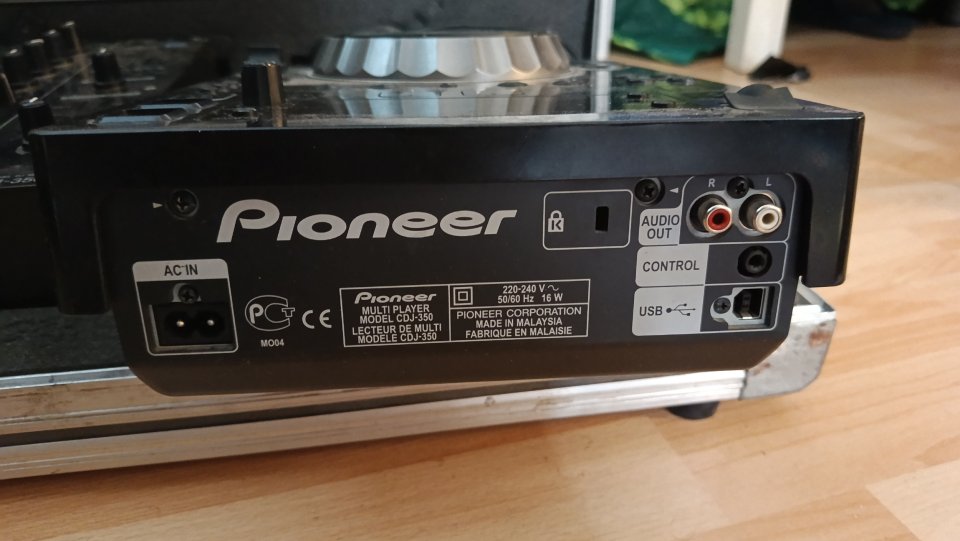 Vendo Pionner CDJ 350 + MIxer DJM 350 + Filghtcase Pionner