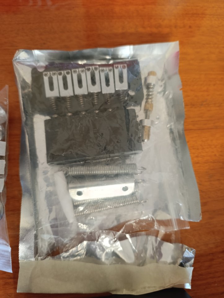 MATERIAL DE GUITARRA (Mercadillo guitarril) de segunda mano · Foto 8 de 10 · Alicante · 60 €