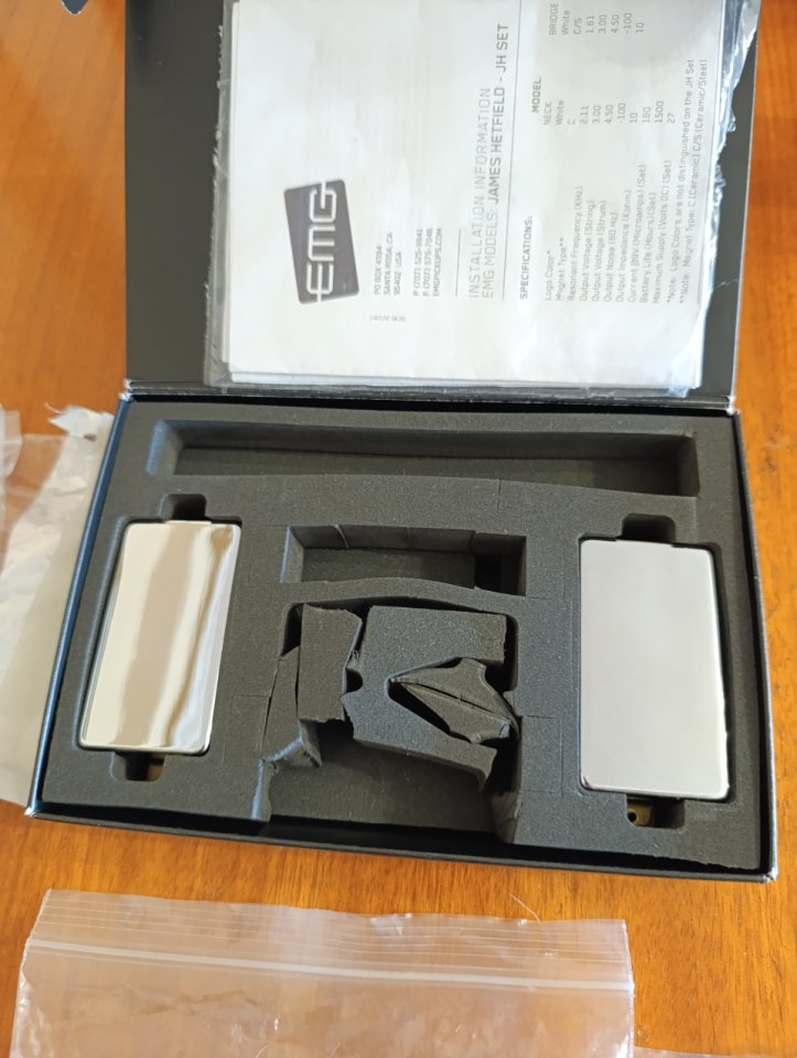 MATERIAL DE GUITARRA (Mercadillo guitarril) de segunda mano · Foto 9 de 10 · Alicante · 60 €