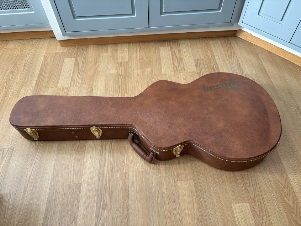 Estuche original Gibson 335 Memphis de segunda mano · Foto 1 de 2 · Madrid · 150 €