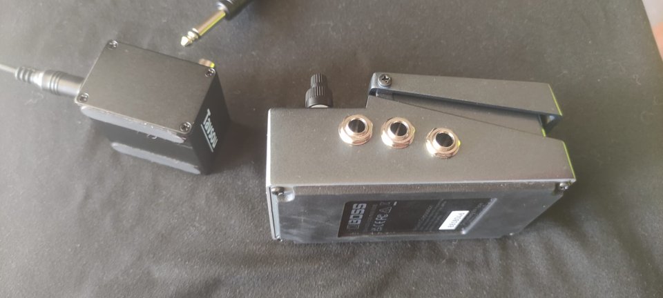 Boss IR-2 Amp & Cabinet + Footswitch selector de canal extra (con cable) de segunda mano · Foto 3 de 4 · Barcelona · 150 €
