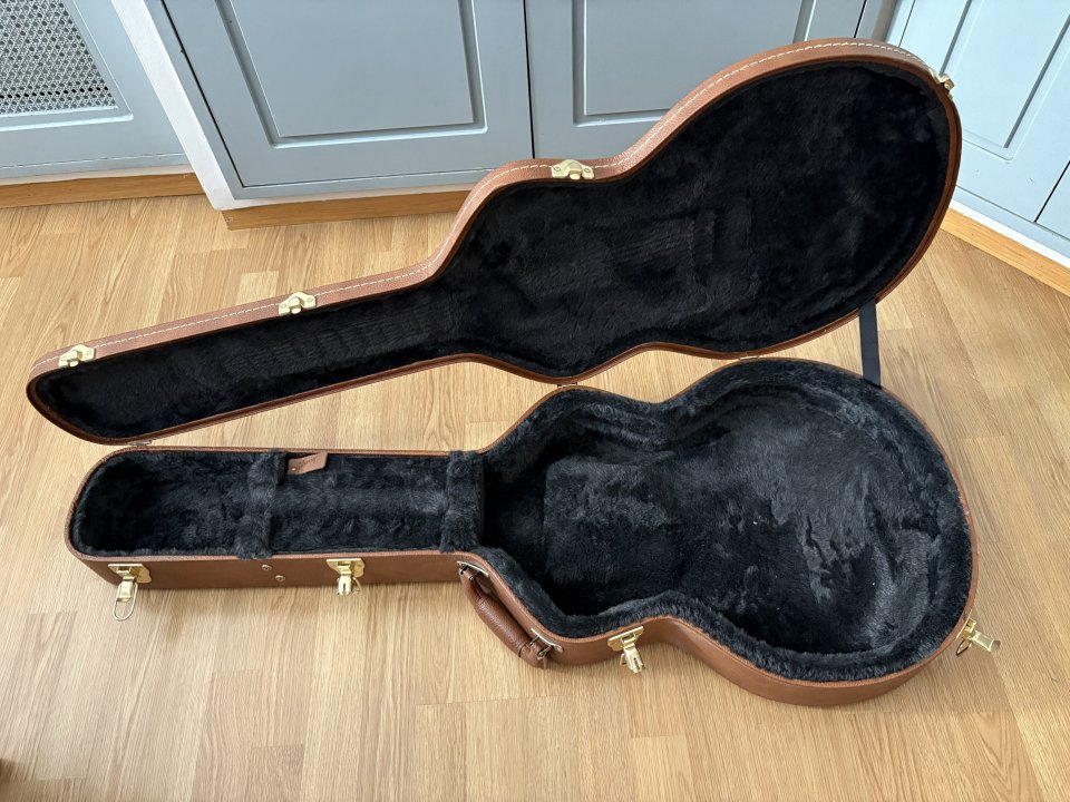 Estuche original Gibson 335 Memphis de segunda mano · Foto 2 de 2 · Madrid · 150 €