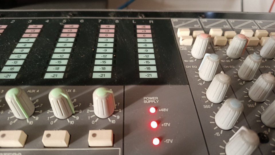 Soundtracs Topaz 32 canales