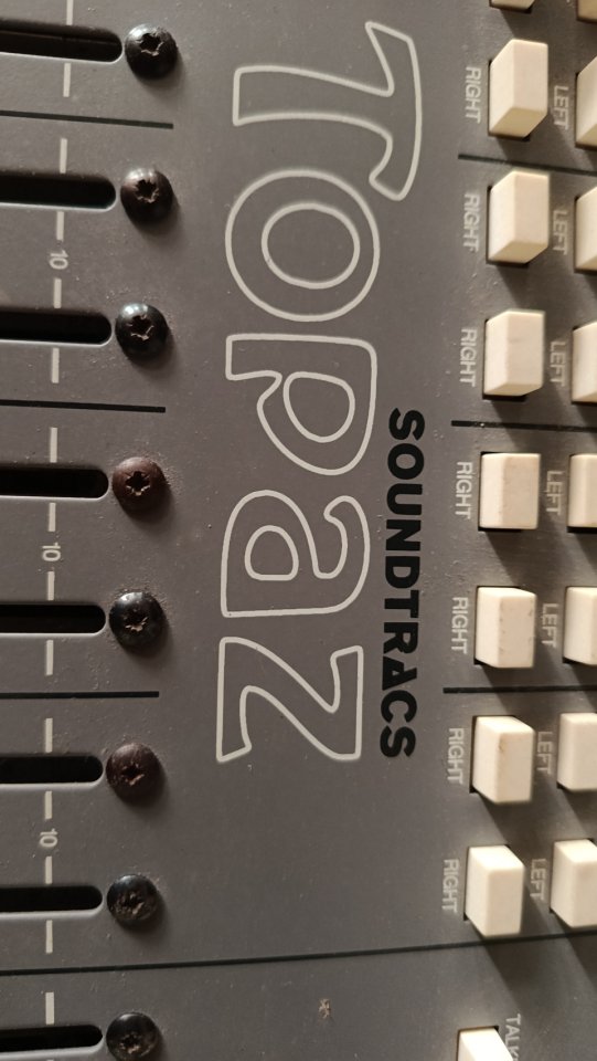 Soundtracs Topaz 32 canales