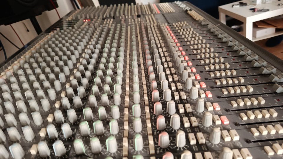 Soundtracs Topaz 32 canales