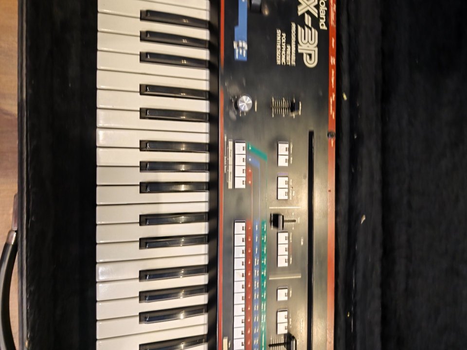 Roland JX-3P Sintetizador Analógico Vintage + Flight Case (para reparar)