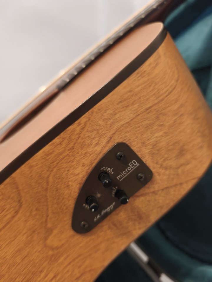 Guitarra ZURDOS Seagull S6 Cedar 1999 + Estuche de segunda mano · Foto 3 de 7 · Valencia · 650 €