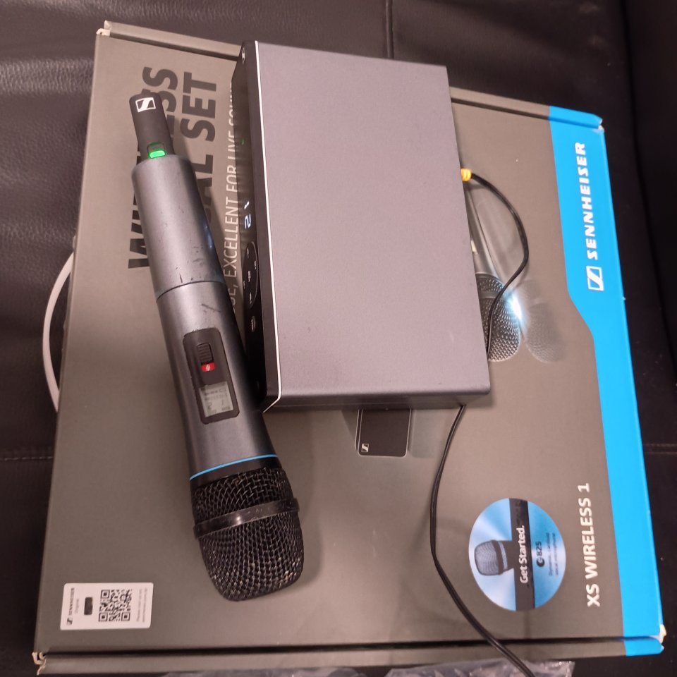 Micrófono Sennheiser inalámbrico de segunda mano · Foto 4 de 6 · Málaga · 150 €