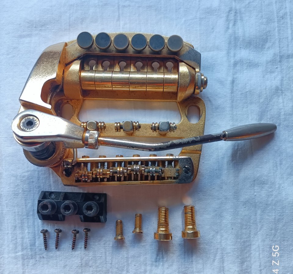 Puente Vibrato SCHALLER para Gibson Les Paul o SG años 80 de segunda mano · Foto 1 de 3 · Alicante · 100 €
