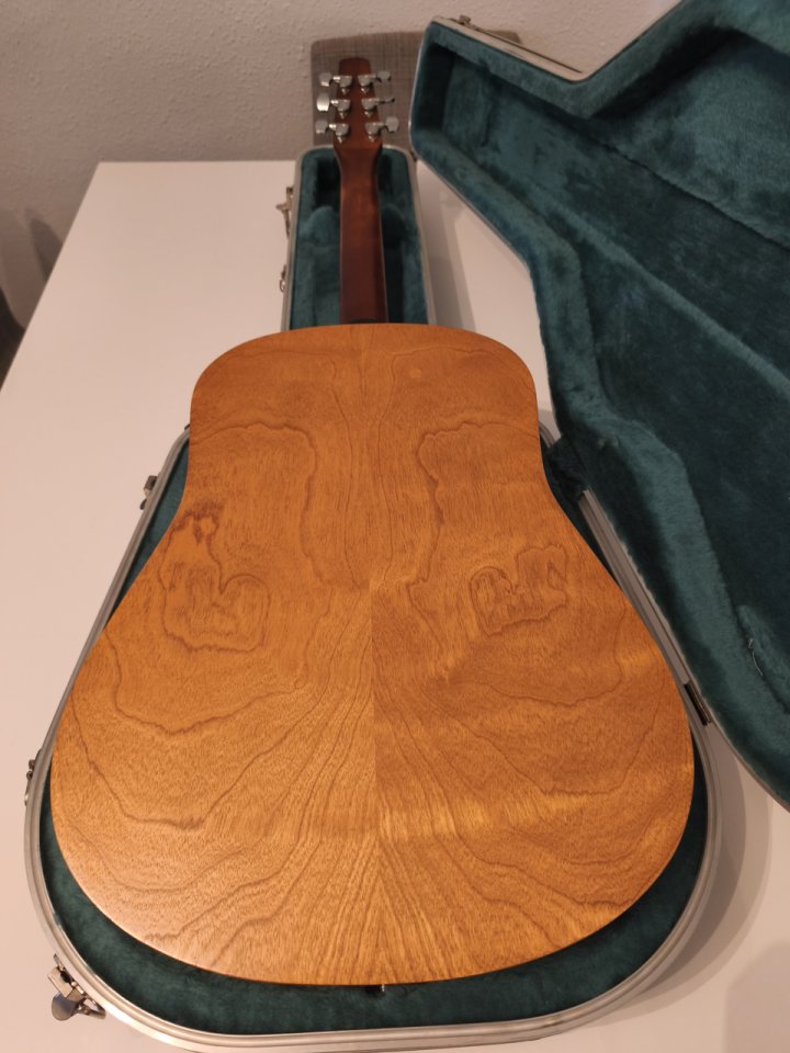 Guitarra ZURDOS Seagull S6 Cedar 1999 + Estuche de segunda mano · Foto 4 de 7 · Valencia · 650 €