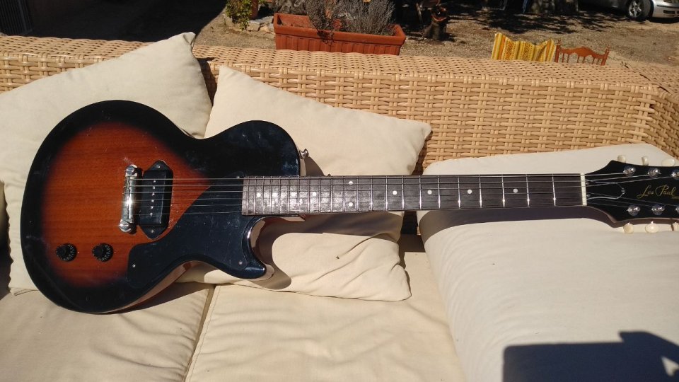 Cambio mis 2 Epiphone por Guitarra Fender u otra de similar valor a las mías (800€) de segunda mano · Foto 2 de 2 · Valencia