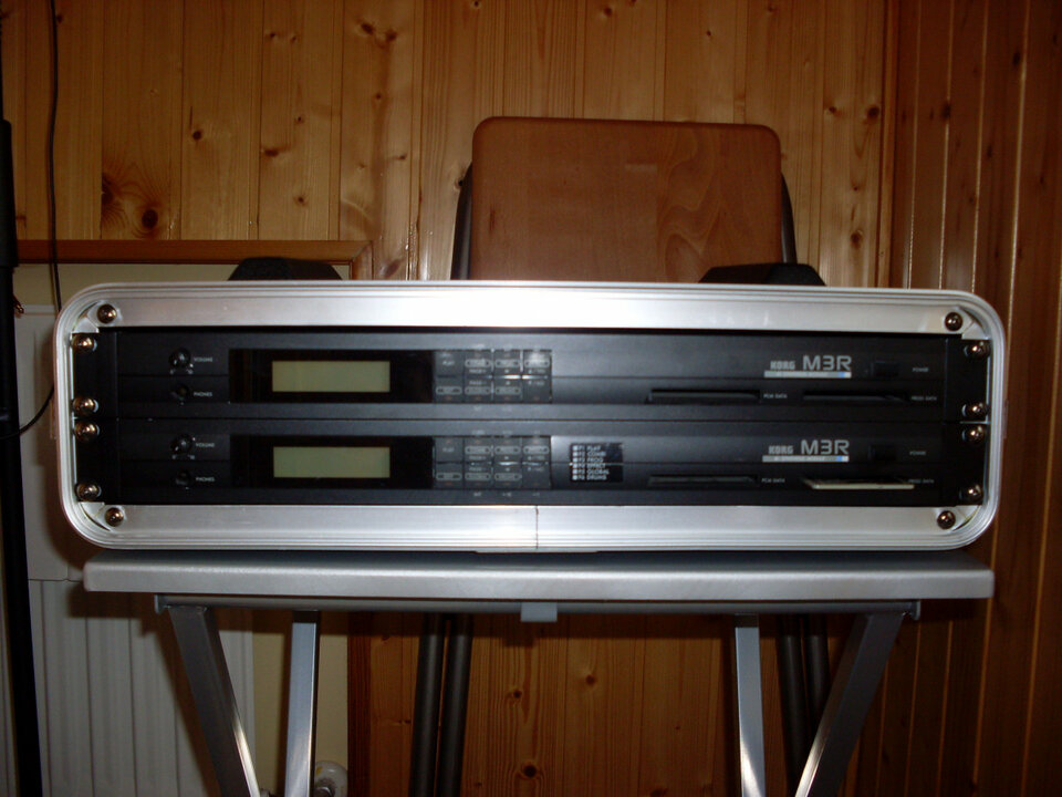 Korg M3R. Dos Unidades en Rack con Flycase.