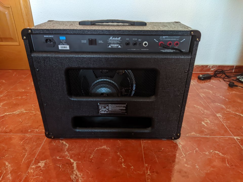 Por guitarra eléctrica típo stratocaster hss