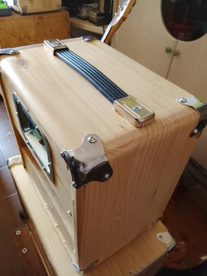 Pantalla 1x8 madera Abeto Finlandés 18mm de segunda mano · Foto 8 de 10 · Cáceres · 35 €