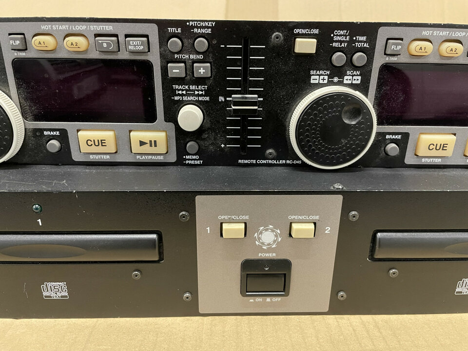 CD doble DENON DN-D4500