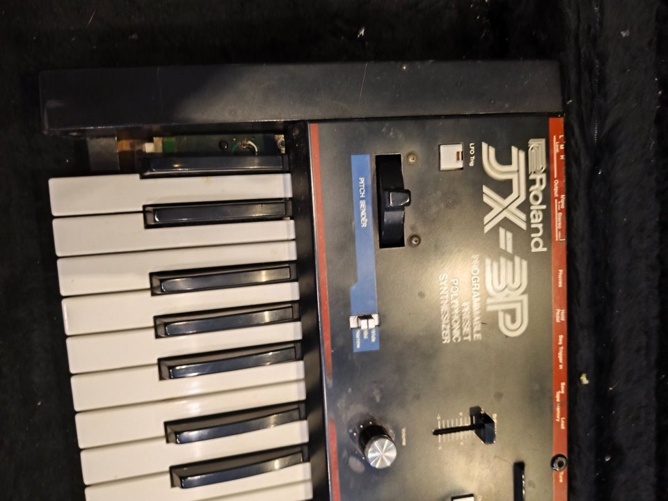 Roland JX-3P Sintetizador Analógico Vintage + Flight Case (para reparar)