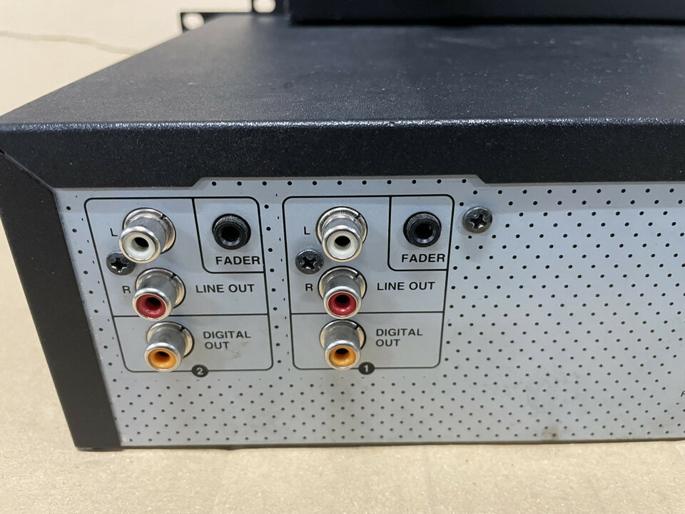 CD doble DENON DN-D4500