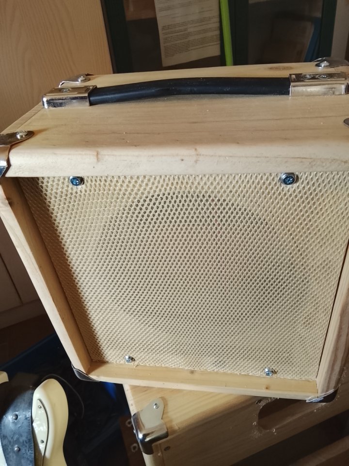 Pantalla 1x8 madera Abeto Finlandés 18mm de segunda mano · Foto 9 de 10 · Cáceres · 35 €
