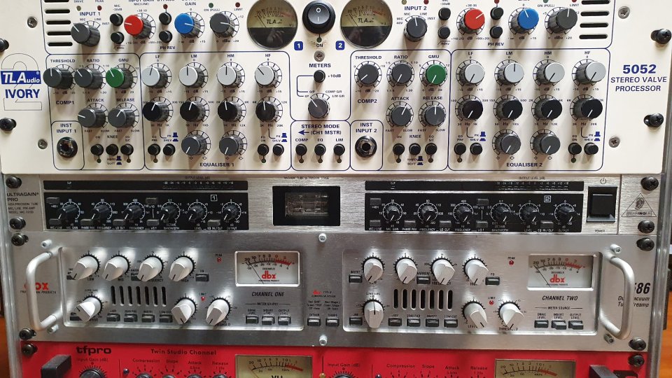 Varios previos - 8 canales en total TLAudio Ivory, Ultragain, DBX, CFPRO