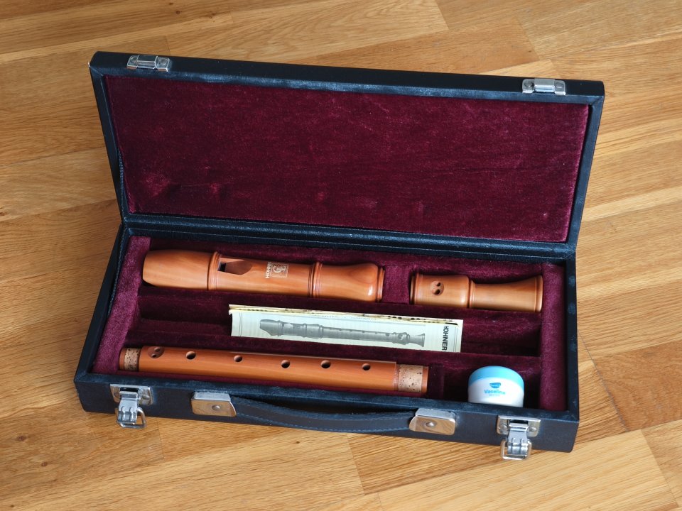 Flauta dulce de madera Hohner 9594-3 con estuche de segunda mano · Foto 1 de 6 · Barcelona · 100 €