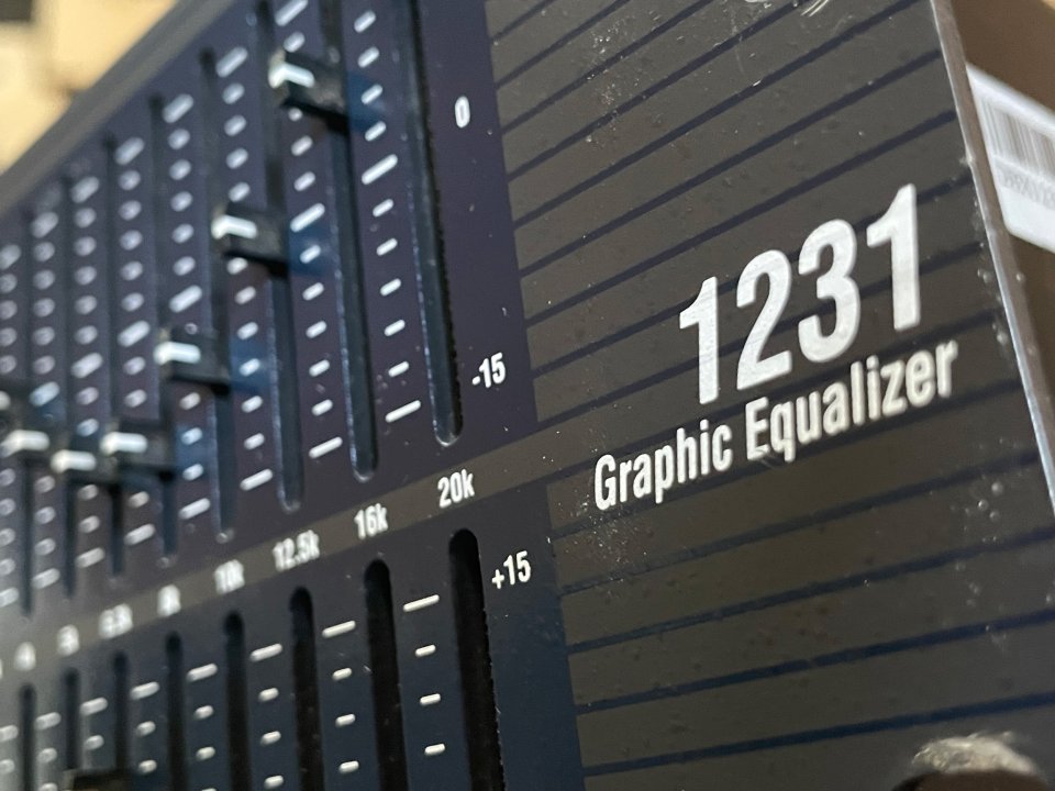 Ecualizador grafico dbx 1231 de segunda mano · Foto 4 de 6 · Lleida · 200 €