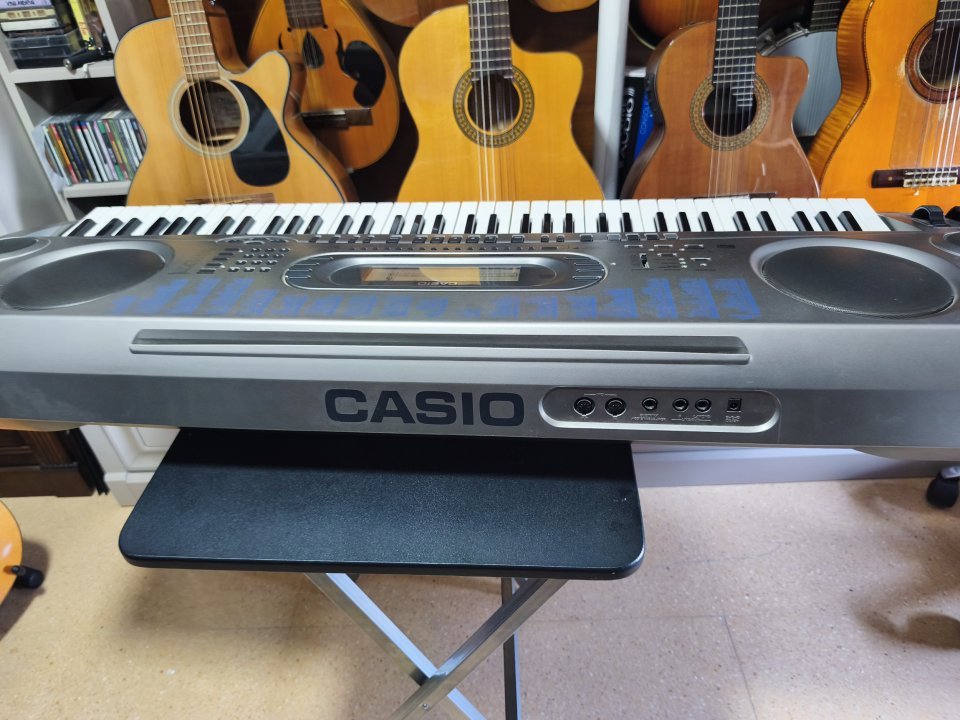 Órgano Casio de segunda mano · Foto 2 de 3 · Alicante · 220 €