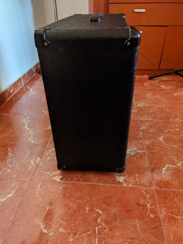 Por guitarra eléctrica típo stratocaster hss