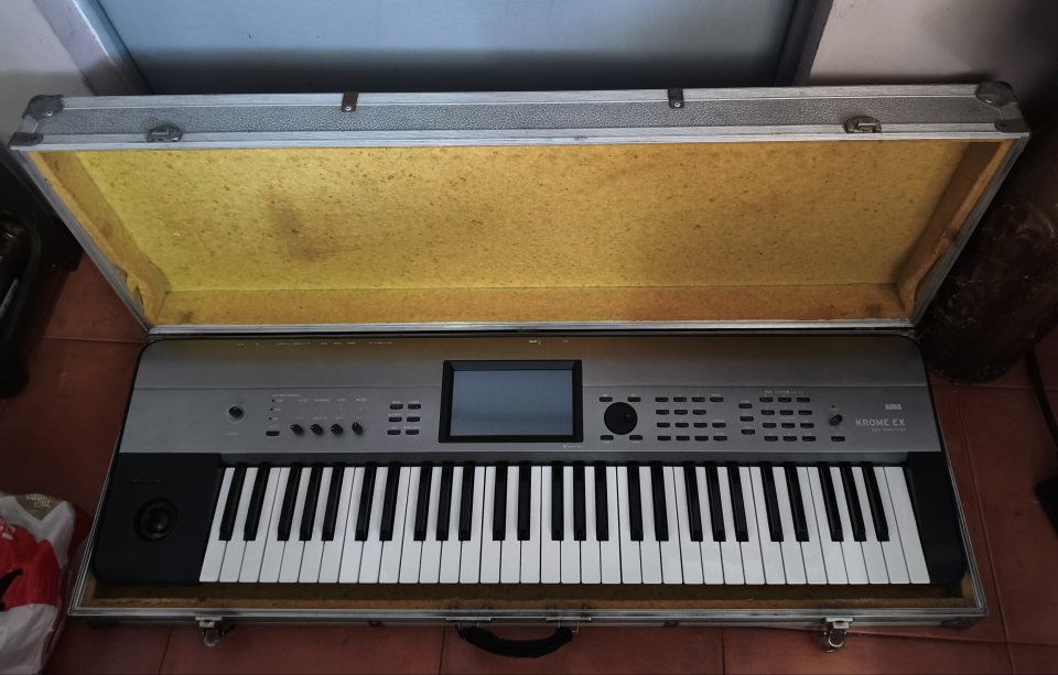 Korg Krome Ex 61 impecable