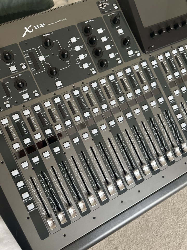 Behringer x32 Flight case de segunda mano · Foto 5 de 6 · Murcia · 1250 €