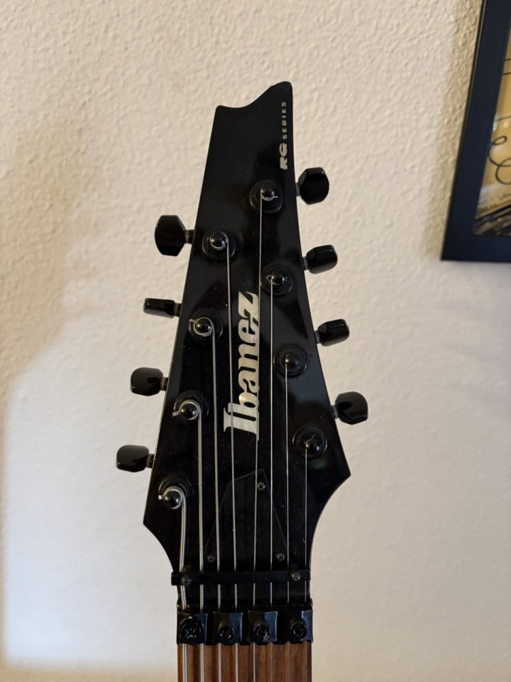Ibanez RGA8 Guitarra Eléctrica 8 Cuerdas