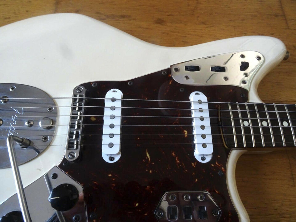 Fender Jaguar Olympic White - Tambien Cambio