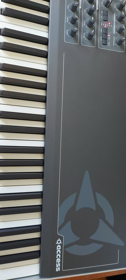 Access Virus ti2 RESERVADO