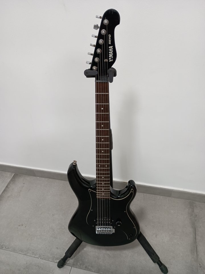 Guitarra eléctrica Yamaha Se 110