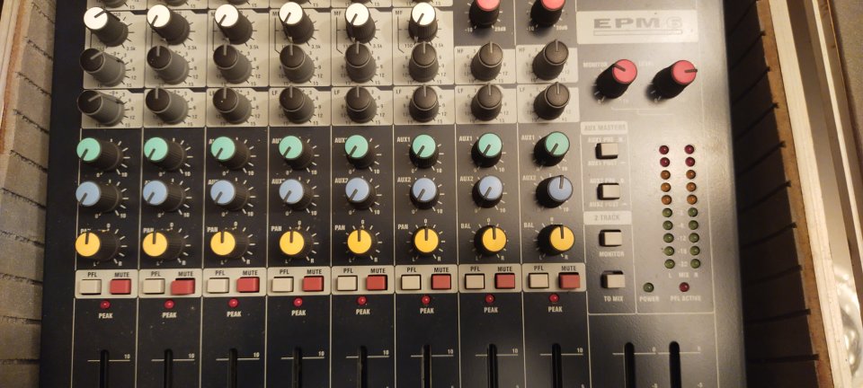 Soundcraft EPM6 Mesa de Mezclas Analógica 6 Canales de segunda mano · Foto 3 de 7 · Valencia · 220 €