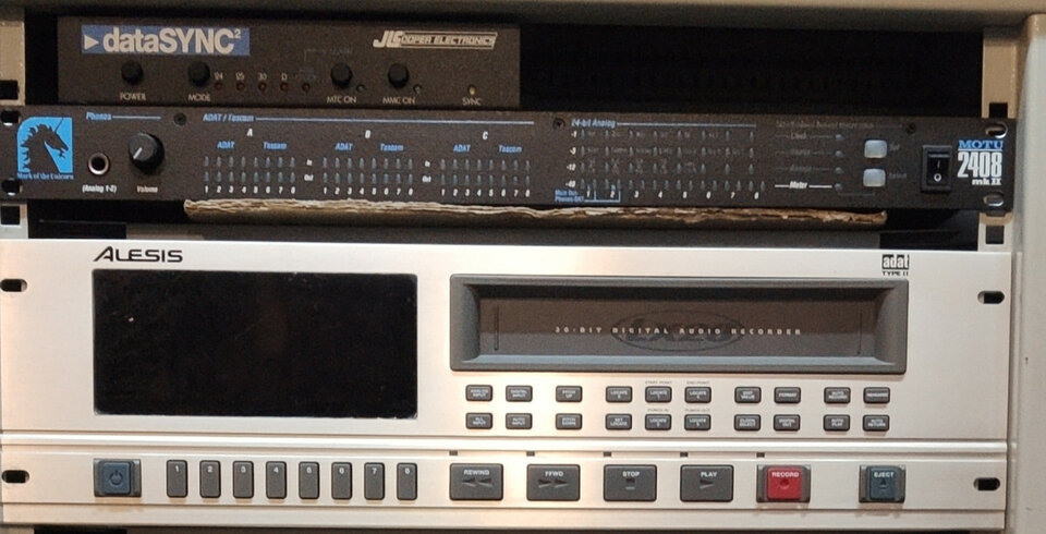 ADAT / TASCAM / Dolby SR / Dolby A / DBX I / PCM-F1 / DAT / CINTA...